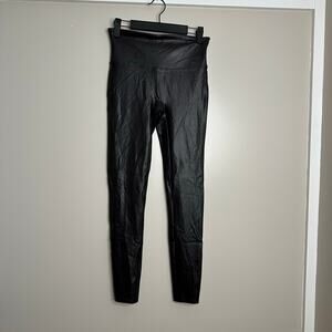 SPANX faux leather pull on stretchy leggings‎ size M
